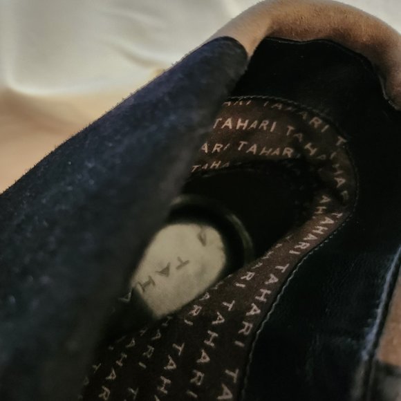 UNIQUE~Tahari Two-Toned Light Gray and Black Suede Booties (8M) - Picture 4 of 5